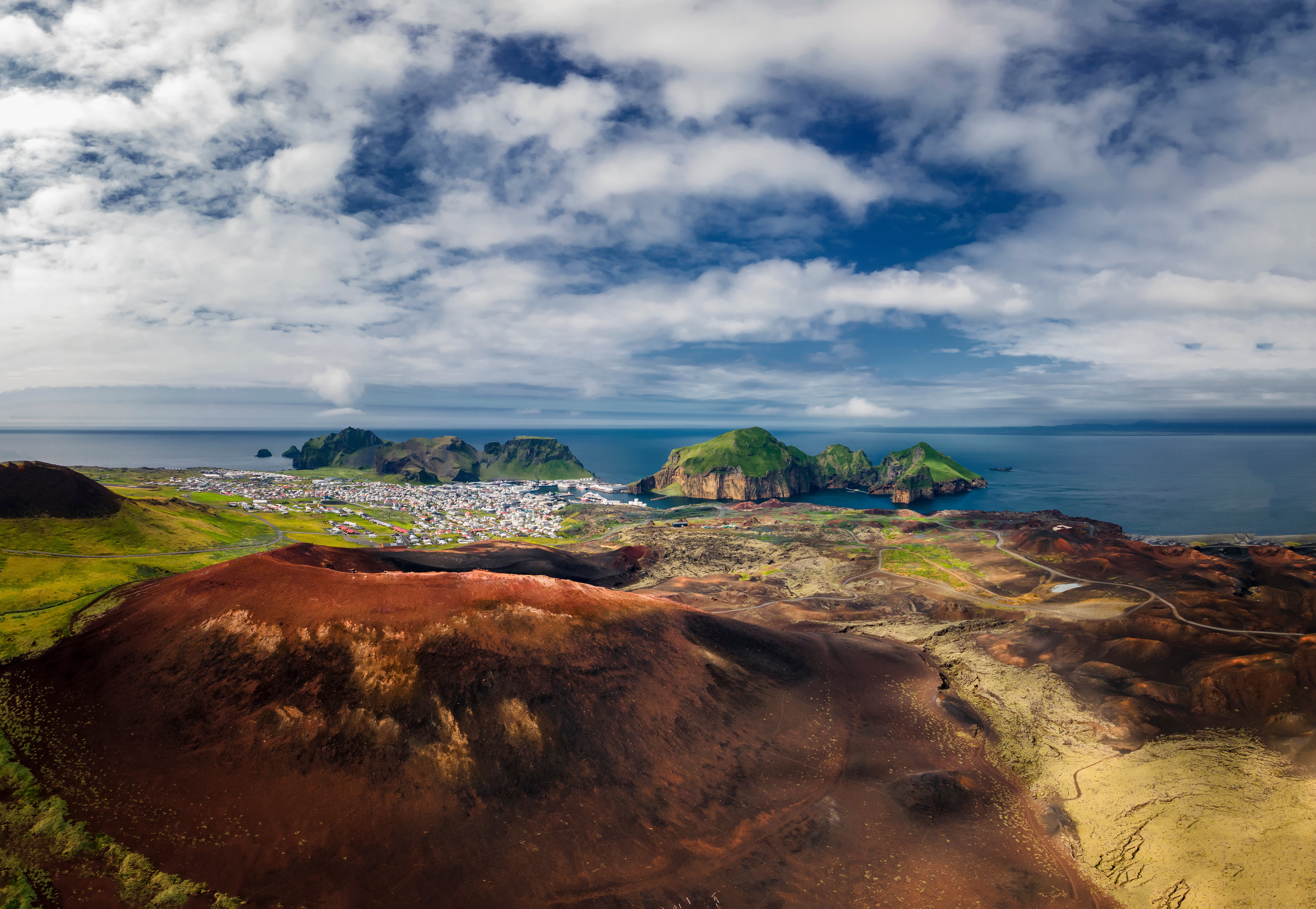 Iceland Circumnavigation: Mountains, Volcanoes and Waterfalls